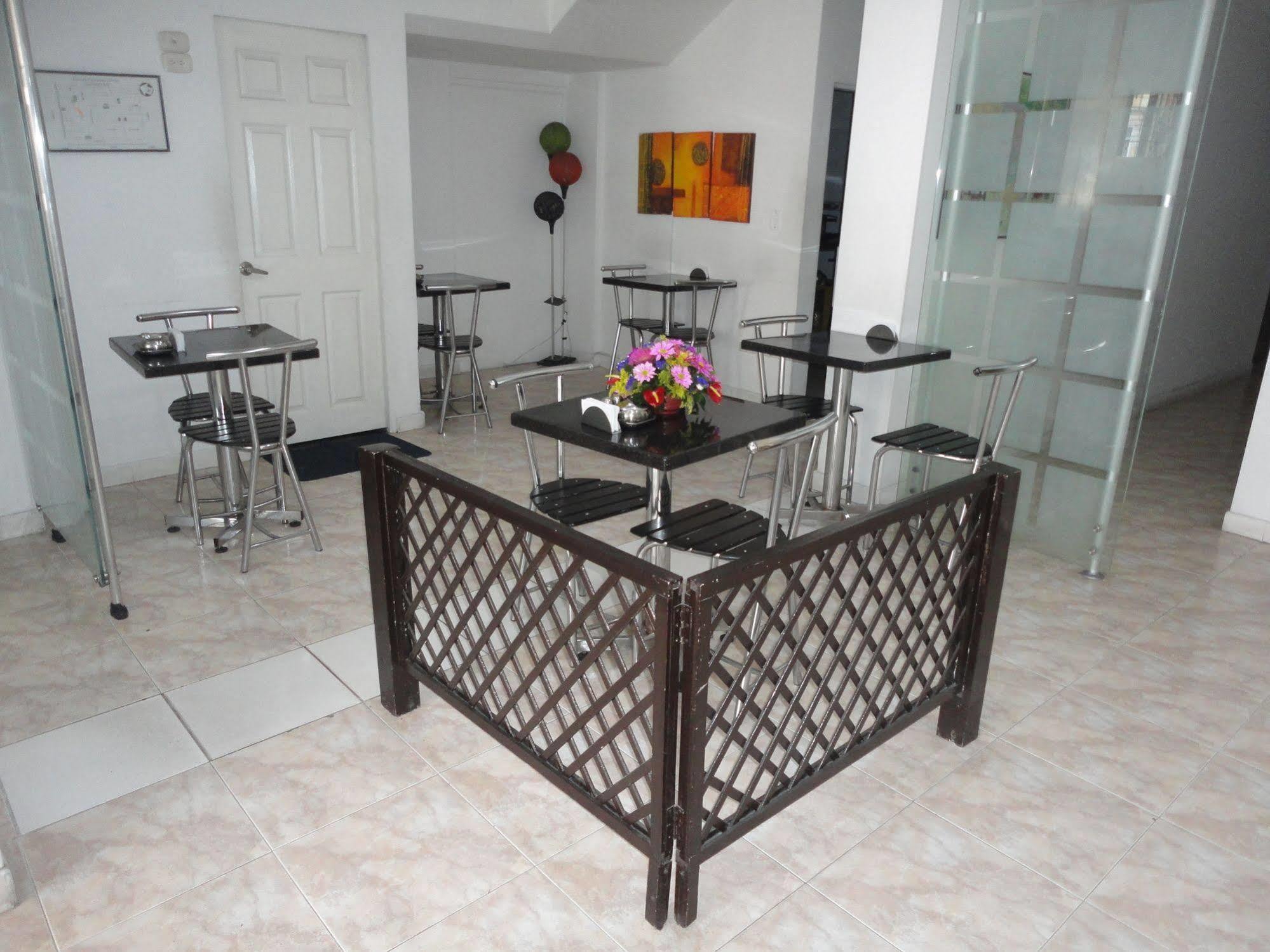 Hotel Fenix Real Bogota Buitenkant foto