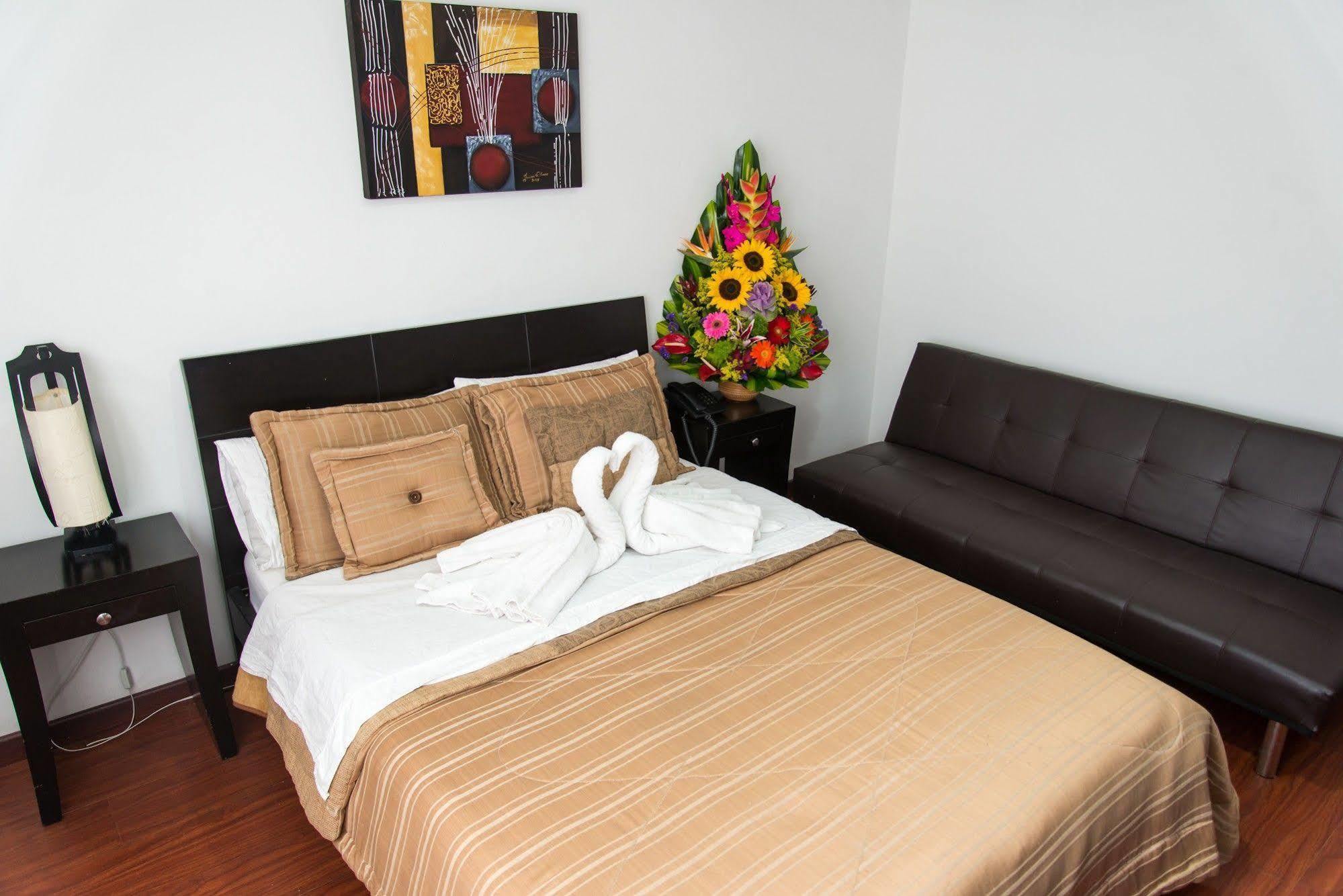 Hotel Fenix Real Bogota Buitenkant foto