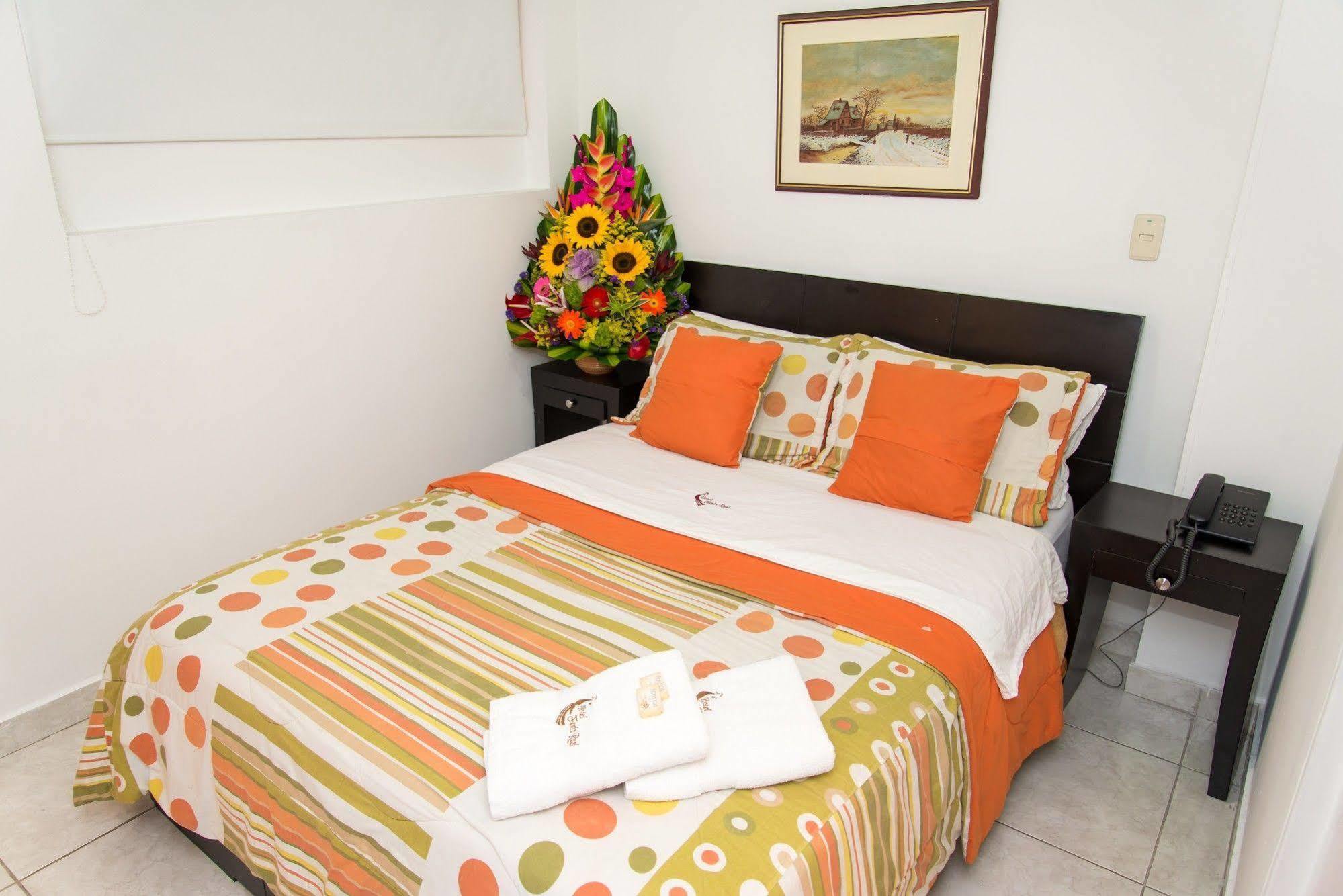 Hotel Fenix Real Bogota Buitenkant foto