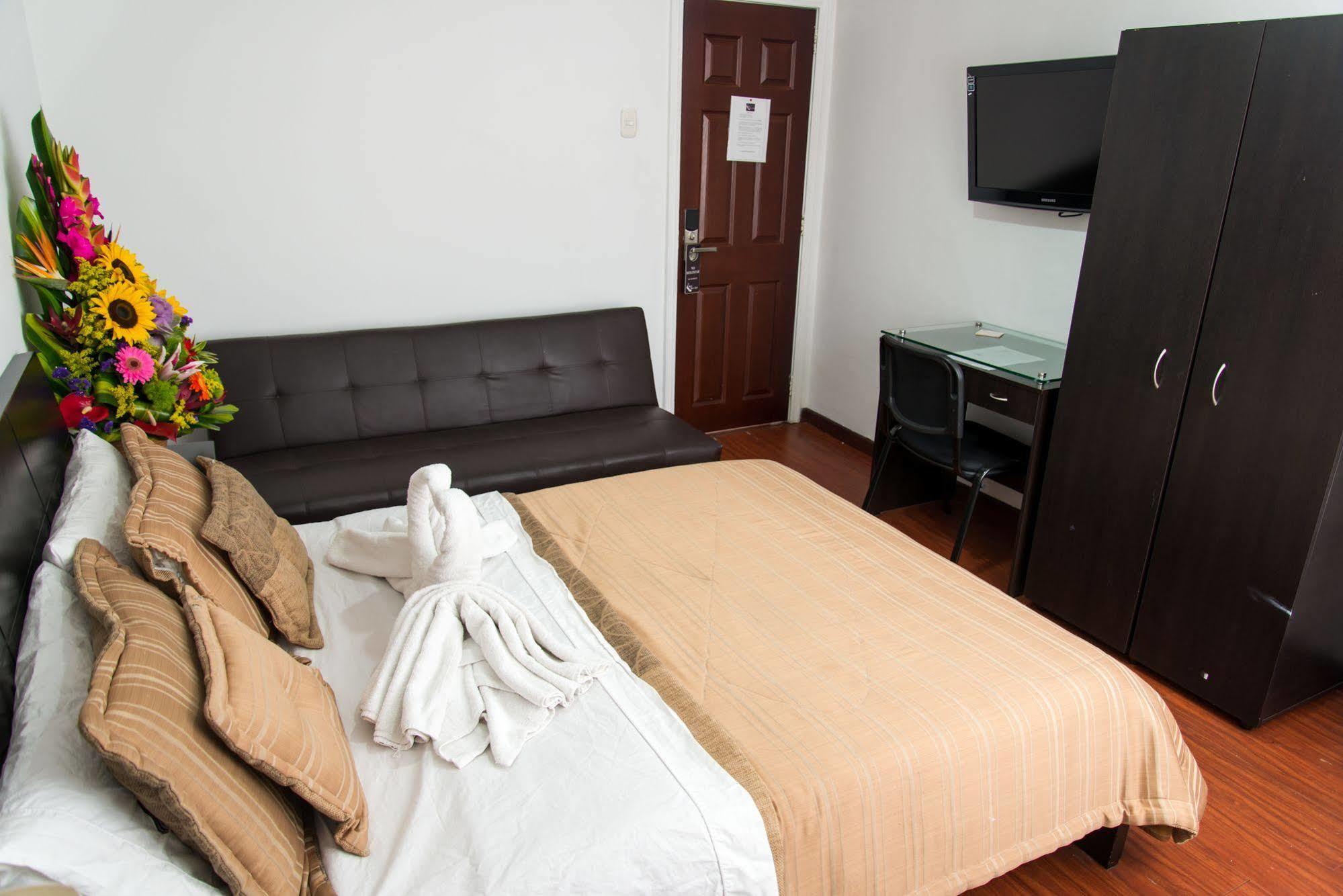 Hotel Fenix Real Bogota Buitenkant foto