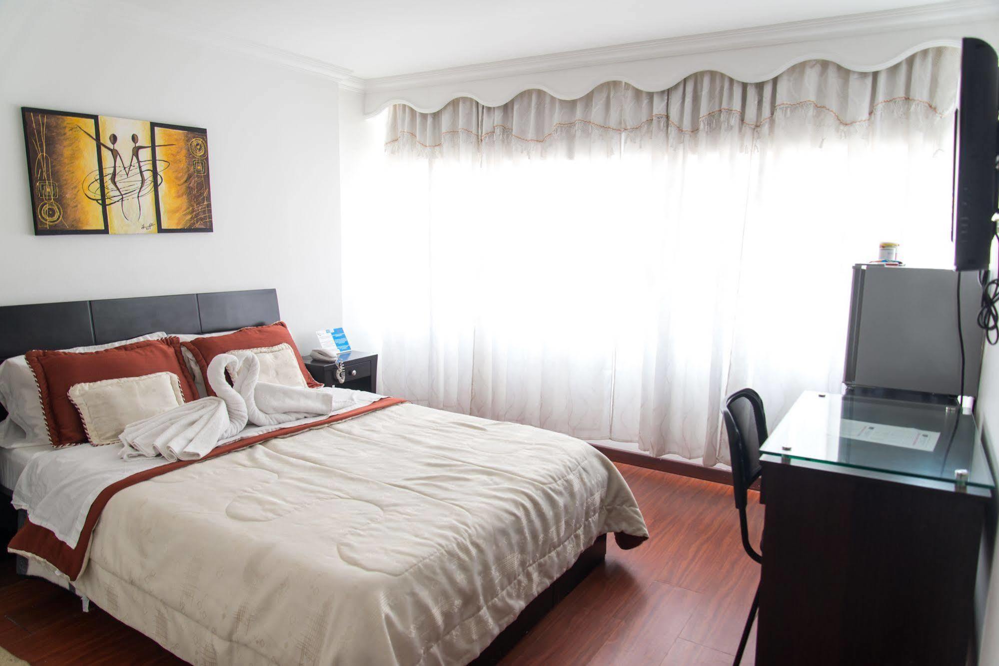 Hotel Fenix Real Bogota Buitenkant foto